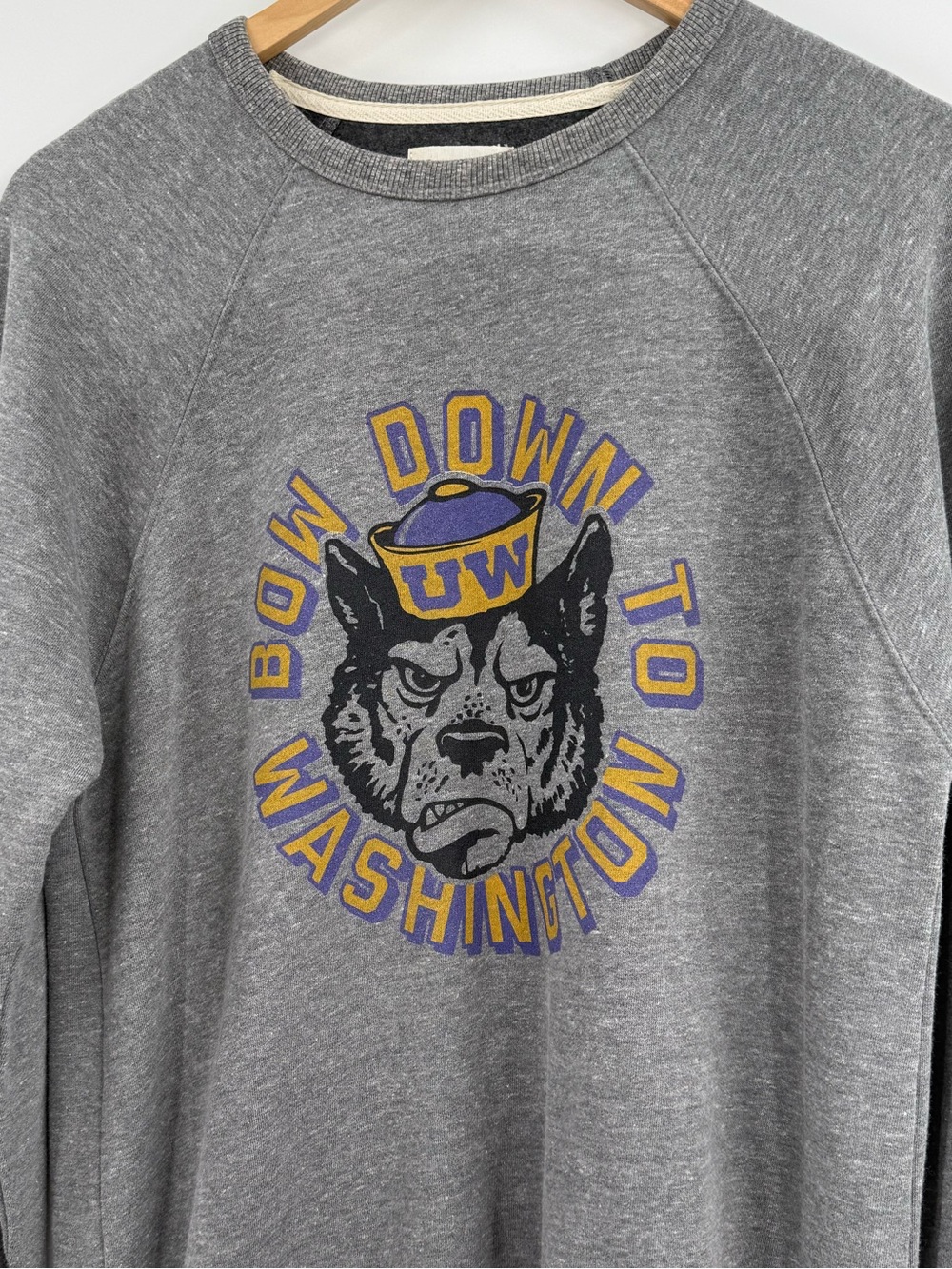 Homefield U of Washington Huskies Bow Down Sweatshirt | Heather Gray | Large - Picture 4 of 5